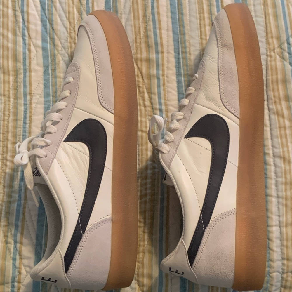 Nike White and Navy Killshots with gummy bottom…love them they just don’t fit
